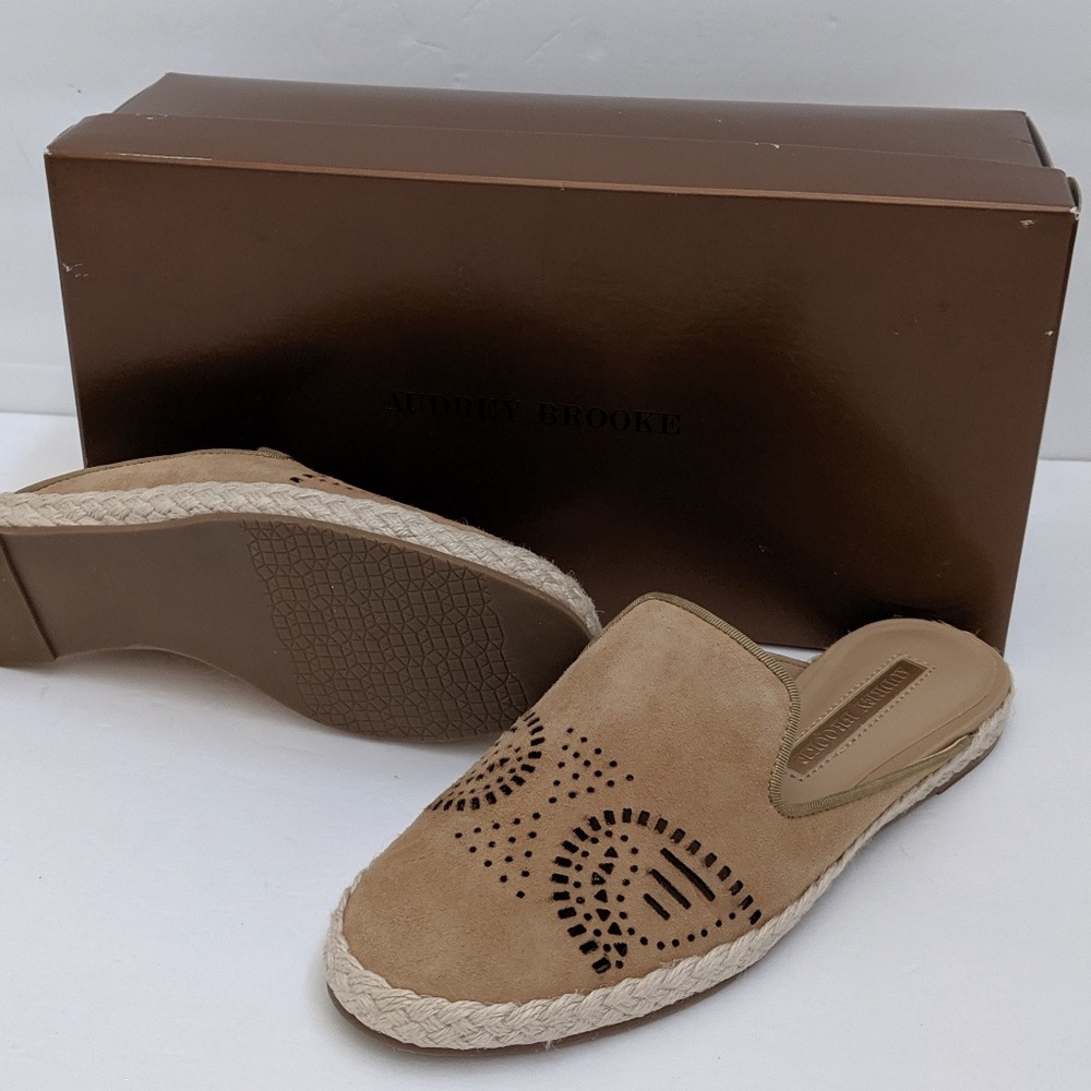 New Audrey Brooke slides Size 6.5